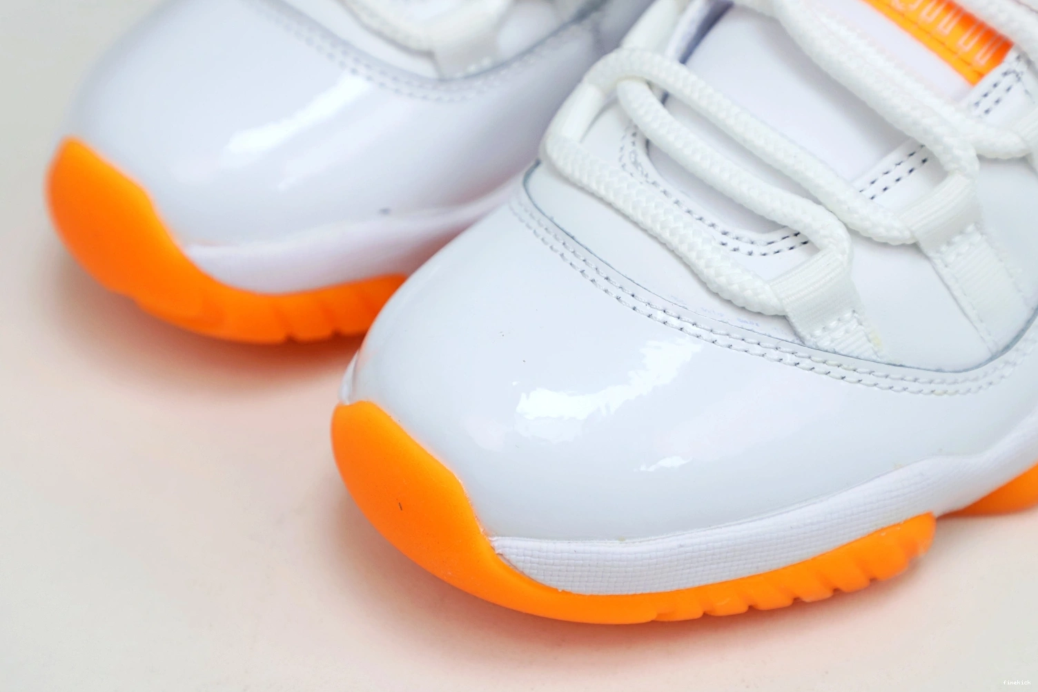 'BRIGHT CITRUS' AIR WMNS 11 RETRO JORDAN LOW 0905